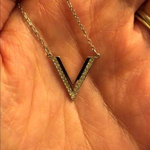 NWOT Swarovski Delta V Necklace